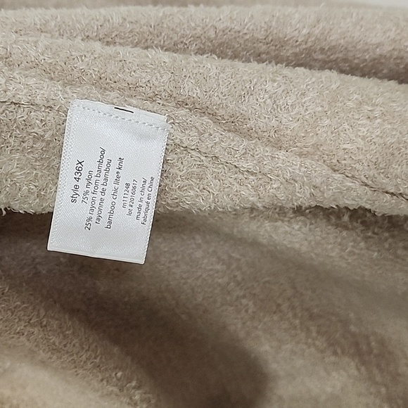 NWT BAREFOOT DREAMS Chic Lite Calypso Wrap Stone size 3X - Picture 8 of 16